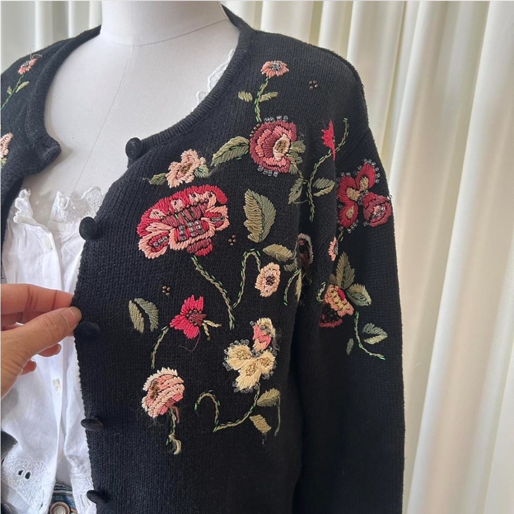 VTG Y2K Heirloom Collectibles Black Floral Embroidered Cardigan Romantic Goth. - Picture 5 of 7